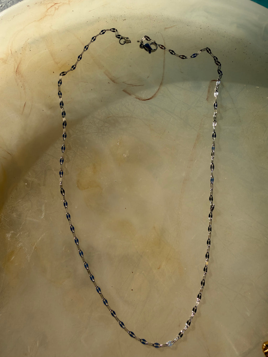 Lip chain necklace
